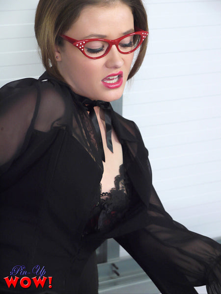 Jess Impiazzi in Naughty Caller  (Intimate Photoset)