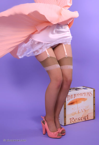 Zoe-Alexandra in Lift Please!  (photoset)