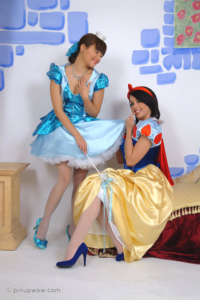 bryoni-kate-carla_snow_white pin-up glamour photo 10 of 123