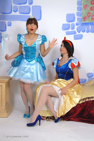 bryoni-kate-carla_snow_white pin-up glamour photo 17 of 123