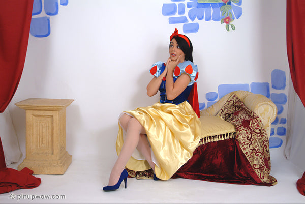 bryoni-kate-carla_snow_white pin-up glamour photo 22 of 123