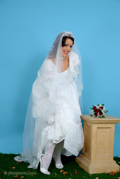 Bryoni-Kate in Bridal Babe  (photoset)