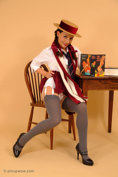 carla-class-act pin-up glamour photo 25 of 123