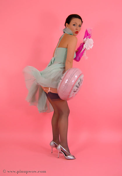 Carla in Girls Night Out  (photoset)