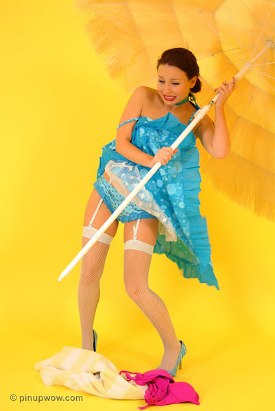 Carla in Hot Stuff!  (photoset)