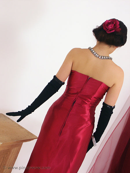 Carla in Lady in Red  (photoset)