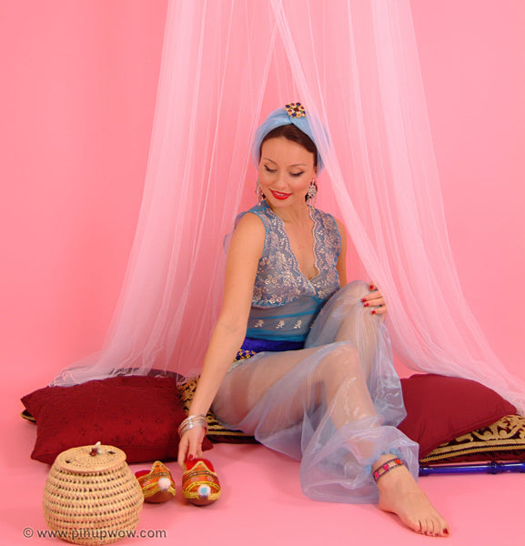 Carla in Turkish Delight  (photoset)