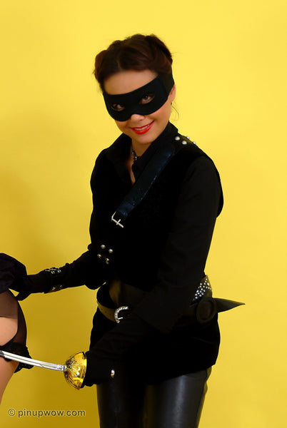 carla_petra_zorros_revenge pin-up glamour photo 37 of 128