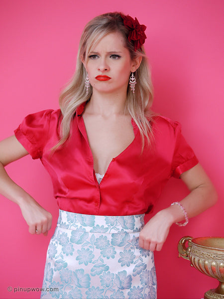 Elle R in Going Going Gone! (photoset)