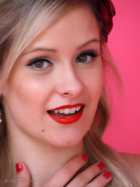 Elle R in Going Going Gone! (photoset)