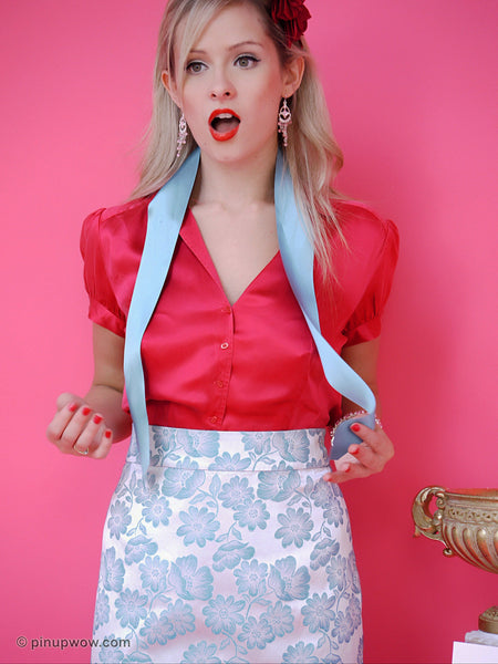 Elle R in Going Going Gone! (photoset)