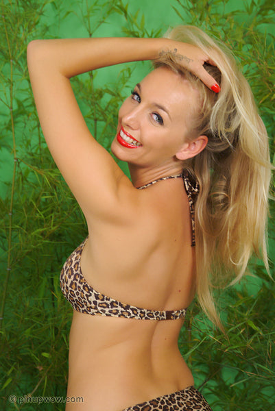 hayley-marie_refreshing_lagoon pin-up glamour photo 23 of 54
