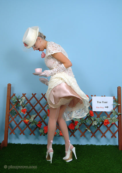 Hayley-Marie in Tease and Cakes  (photoset)