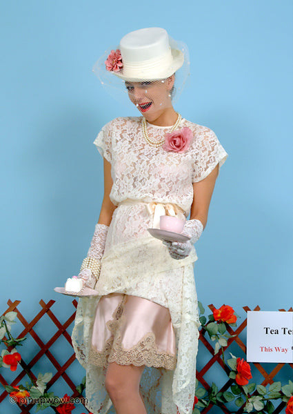 Hayley-Marie in Tease and Cakes  (photoset)