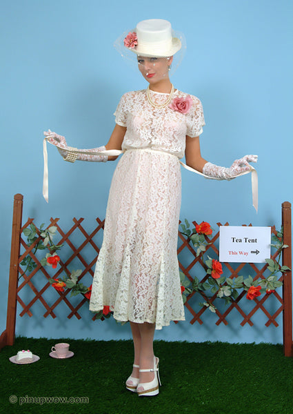 Hayley-Marie in Tease and Cakes  (photoset)