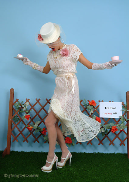 Hayley-Marie in Tease and Cakes  (photoset)