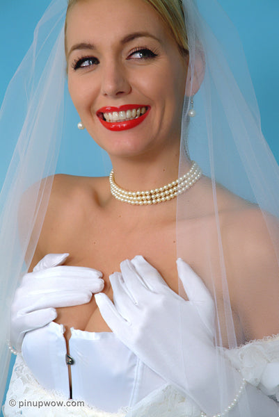 Hayley-Marie in Bridal Fantasy  (photoset)
