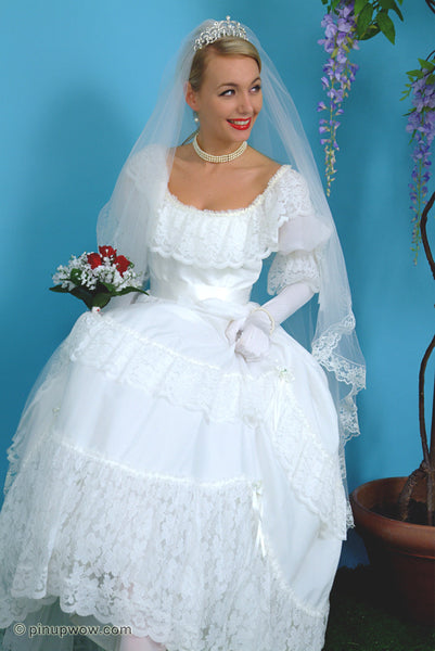 Hayley-Marie in Bridal Fantasy  (photoset)