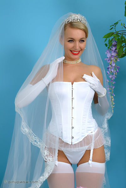 Hayley-Marie in Bridal Fantasy  (photoset)