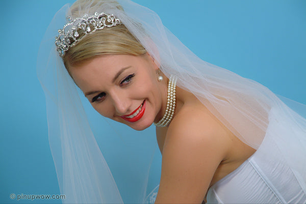 Hayley-Marie in Bridal Fantasy  (photoset)