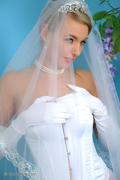 Hayley-Marie in Bridal Fantasy  (photoset)