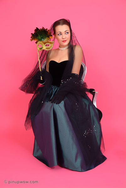 Jodie in Beauty Unmasked  (photoset)