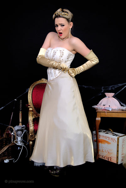 Jodie in Royal Command  (photoset)
