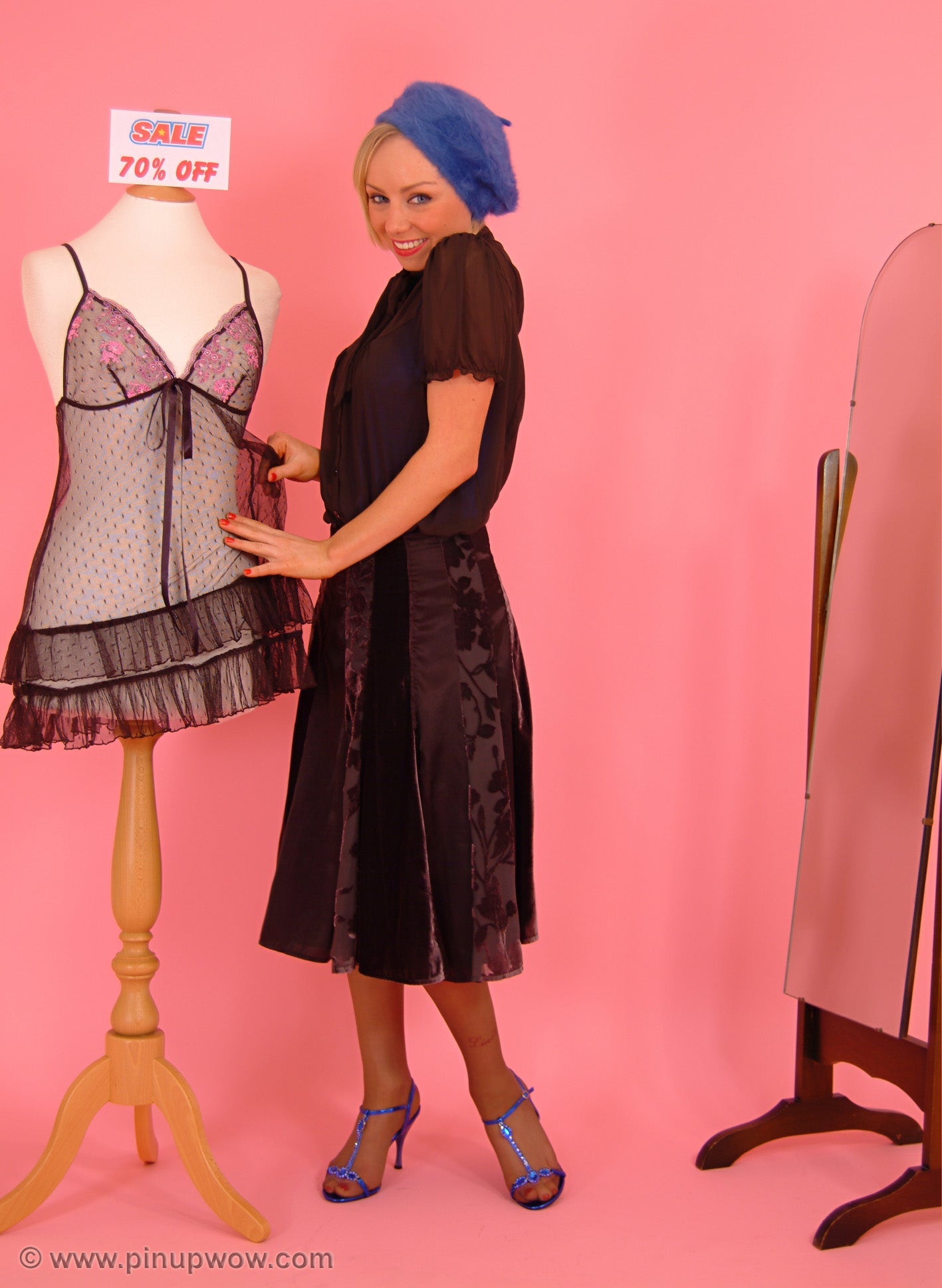 Lexine in Trying it On  (photoset)