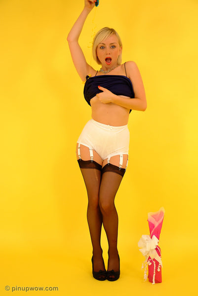 Lexine in Uplifting Display  (photoset)