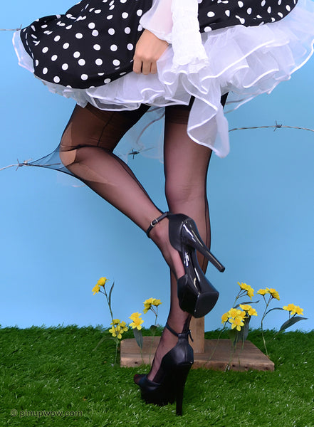 lucy-anne_barbed_babe pin-up glamour photo 39 of 92