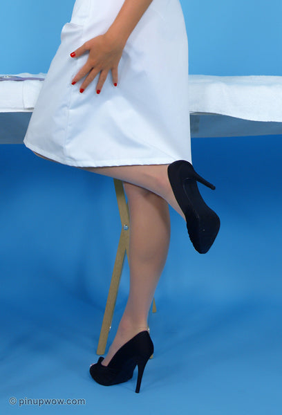 lucy-anne_teasing_tonic pin-up glamour photo 5 of 119