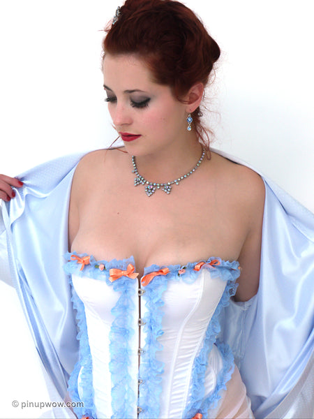 lucy_v_she_loves_to_tease pin-up glamour photo 14 of 108
