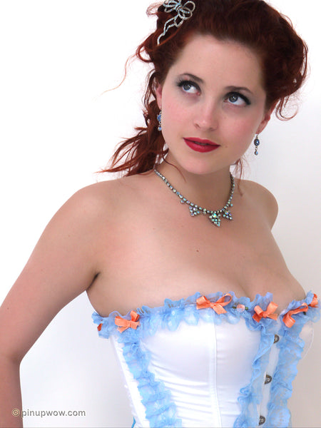 lucy_v_she_loves_to_tease pin-up glamour photo 28 of 108