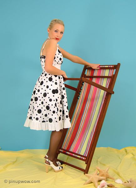 Lucy-Anne in Decked Out  (photoset)