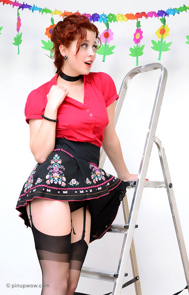 Lucy V in Bunting Babe  (photoset)