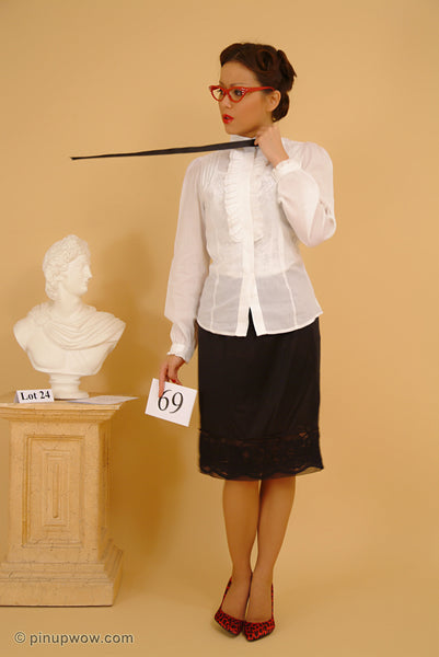 petra_going_going_gone pin-up glamour photo 32 of 102