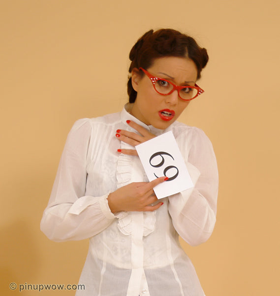 petra_going_going_gone pin-up glamour photo 37 of 102