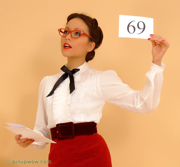 petra_going_going_gone pin-up glamour photo 5 of 102