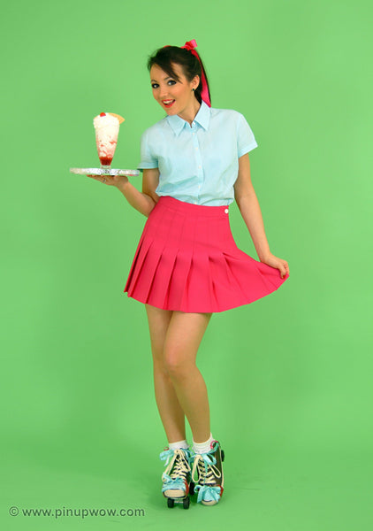 Rachael in Roller Babe  (photoset)