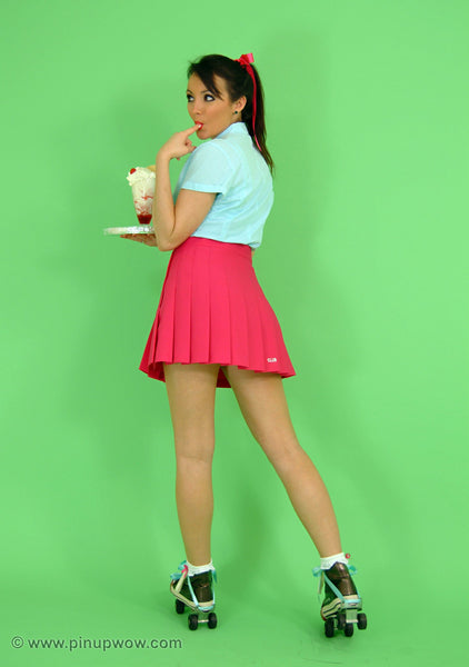 Rachael in Roller Babe  (photoset)