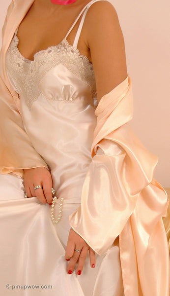 Rachael in Satin and Pearls  (photoset)