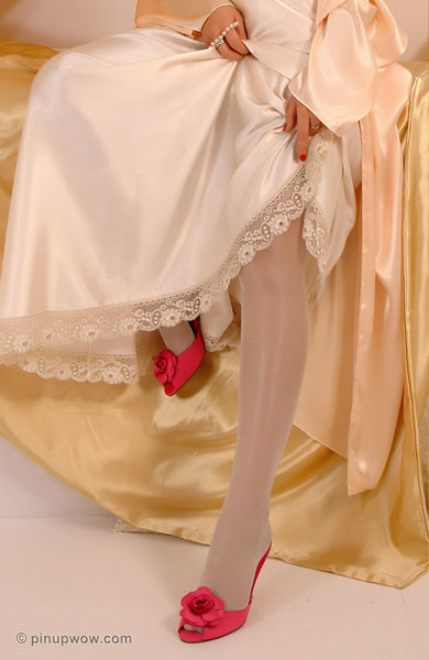 Rachael in Satin and Pearls  (photoset)