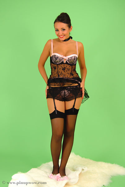 rachael_laid_bare pin-up glamour photo 38 of 108