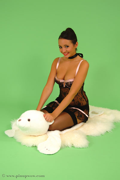 rachael_laid_bare pin-up glamour photo 3 of 108