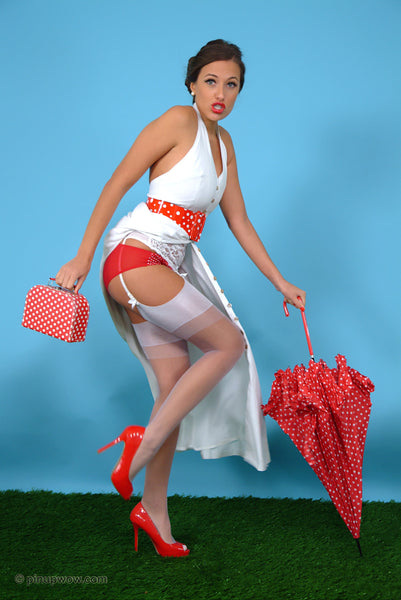 Sammie in Stiffening Breeze  (photoset)